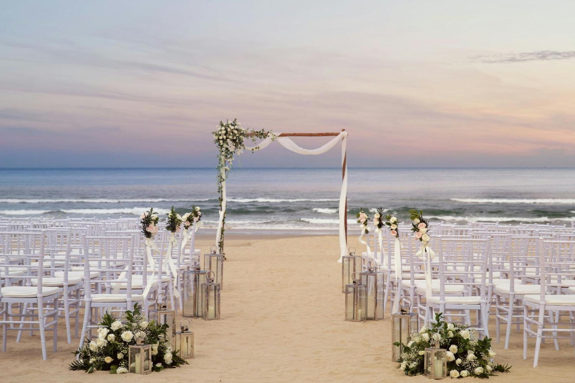 Sheraton Grand Danang Resort & Convention Center Exterior photo
