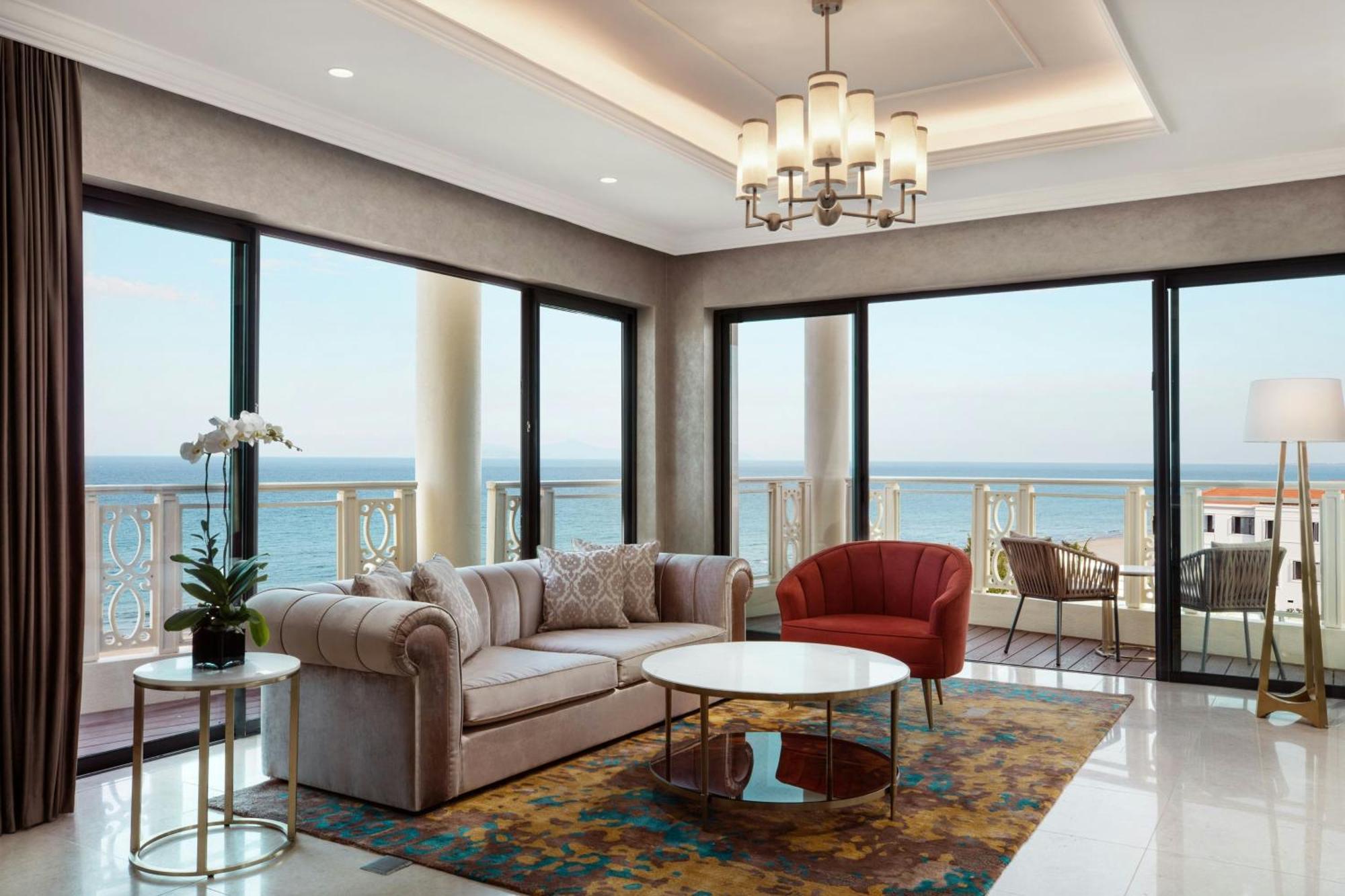 Sheraton Grand Danang Resort & Convention Center Exterior photo