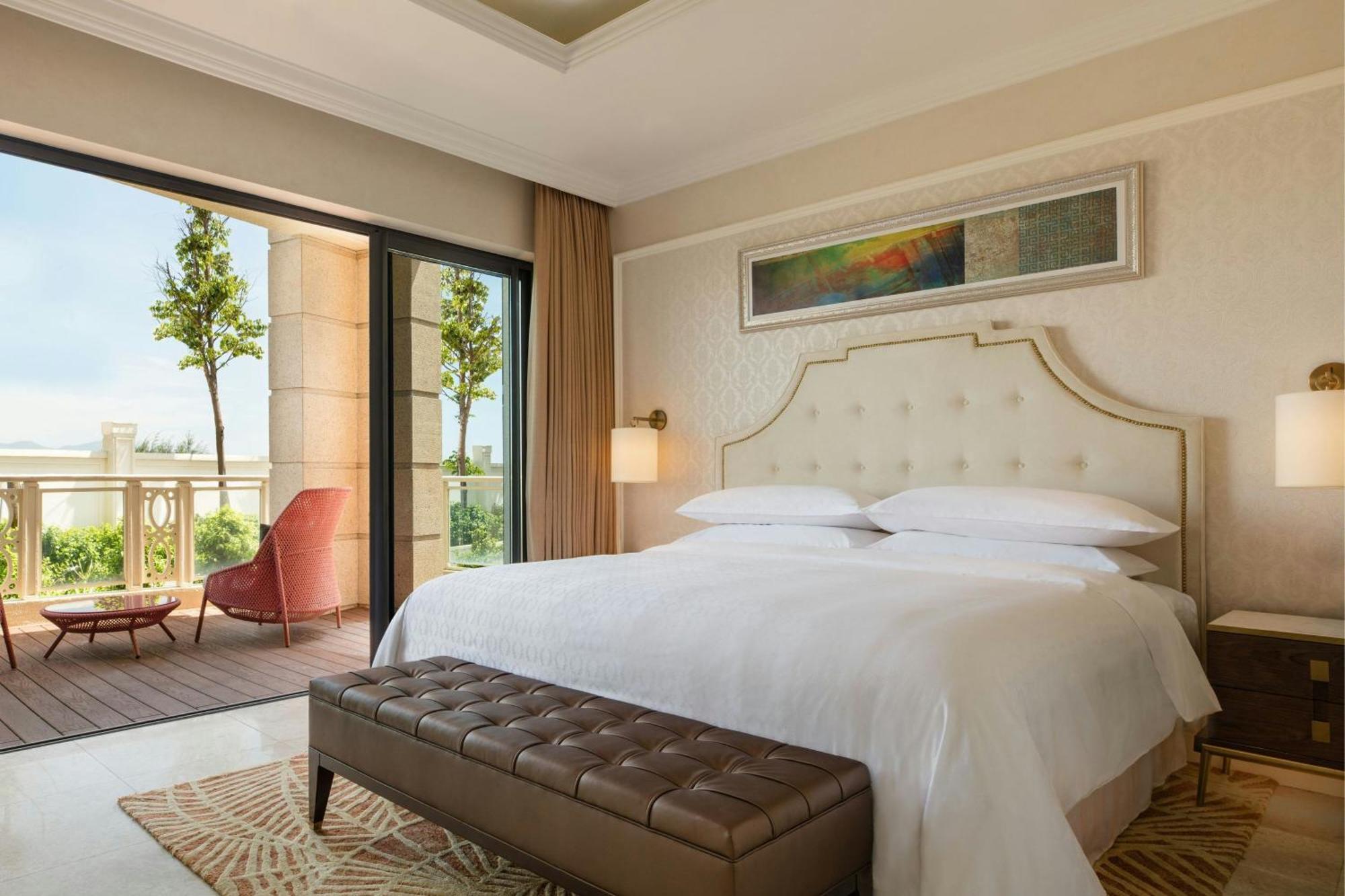 Sheraton Grand Danang Resort & Convention Center Exterior photo