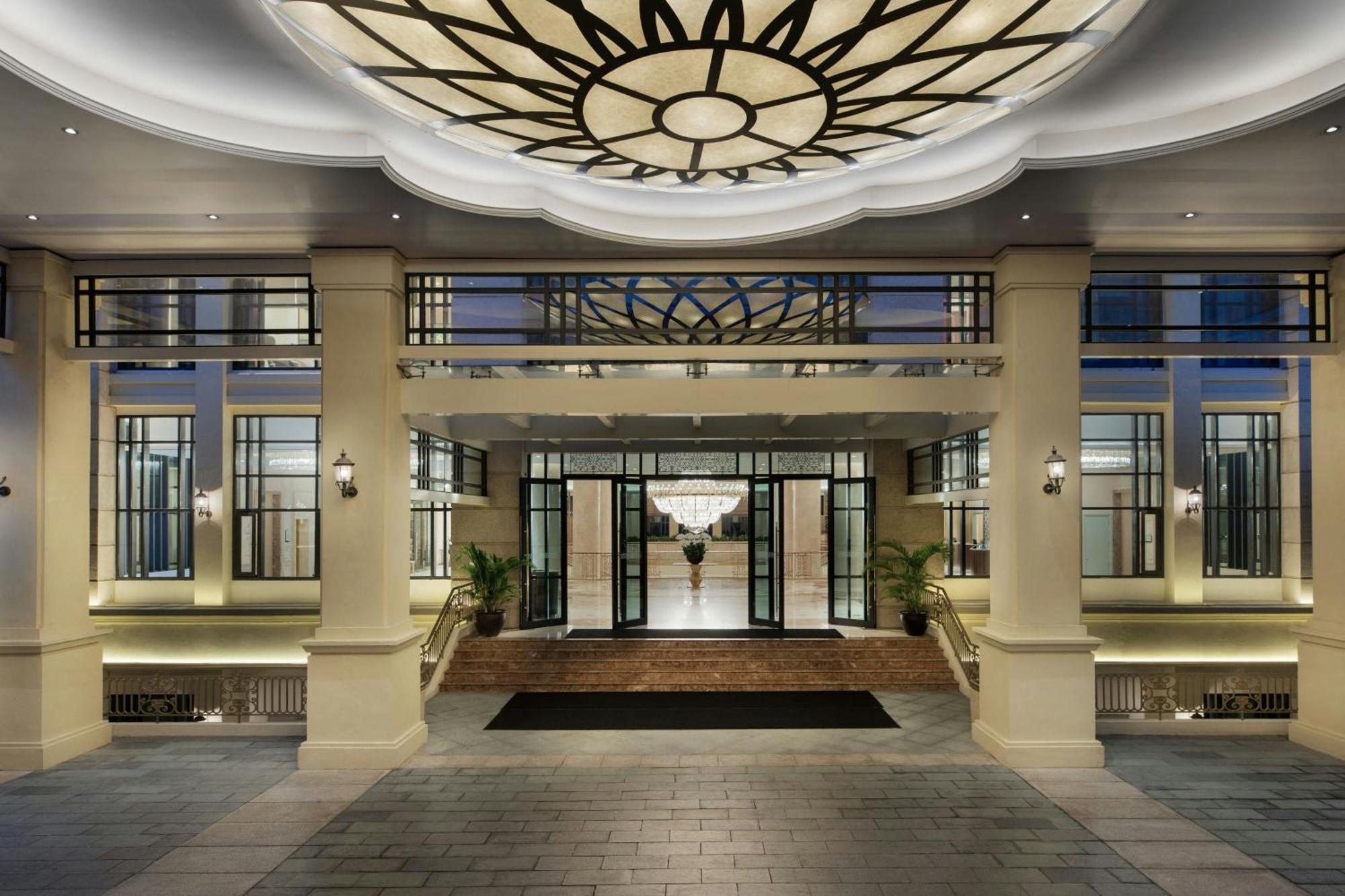 Sheraton Grand Danang Resort & Convention Center Exterior photo